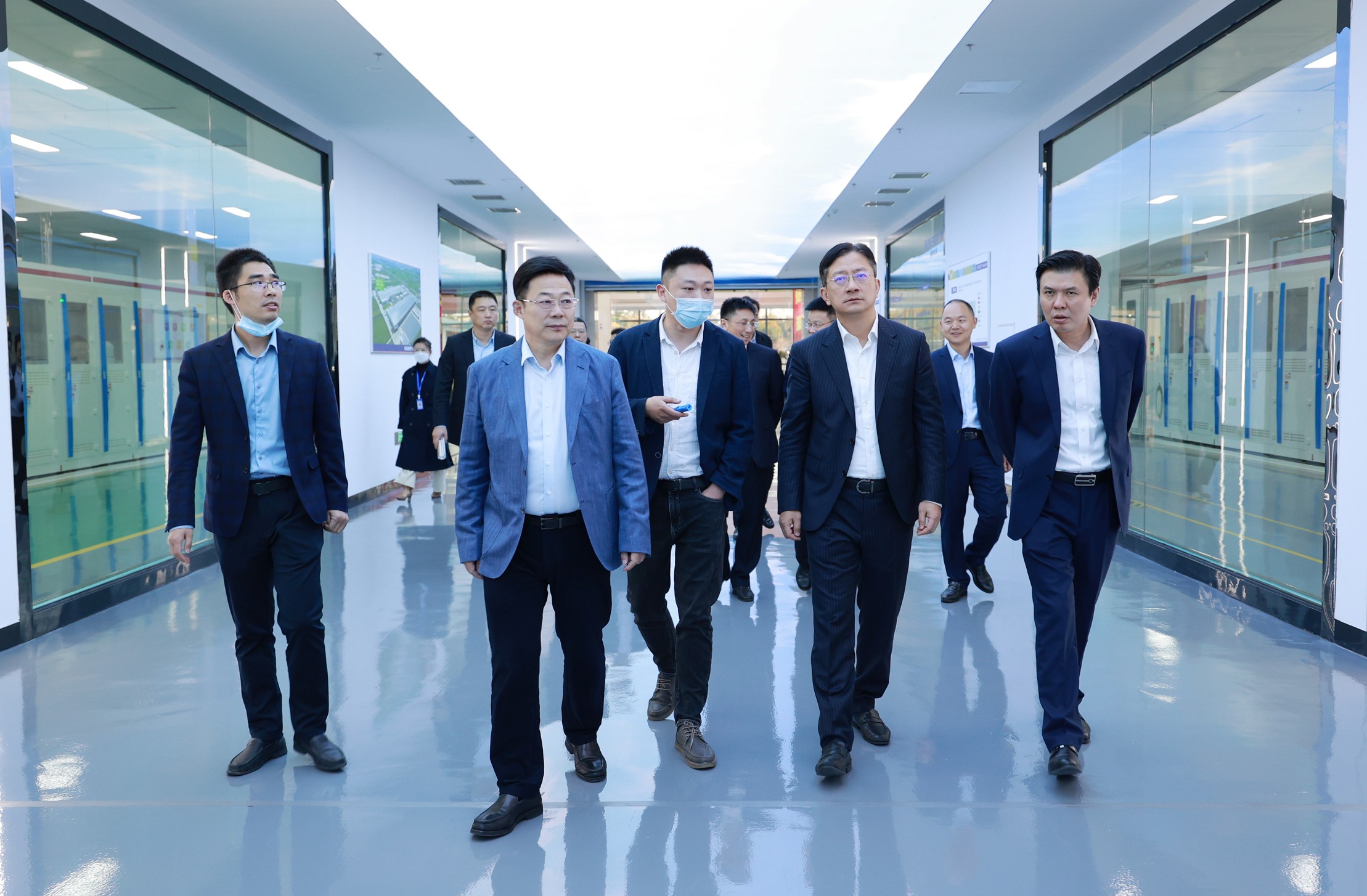 上(shàng)海(hǎi)銀(yín)行(xíng)領導崔慶軍到(dào)悅達考察調研